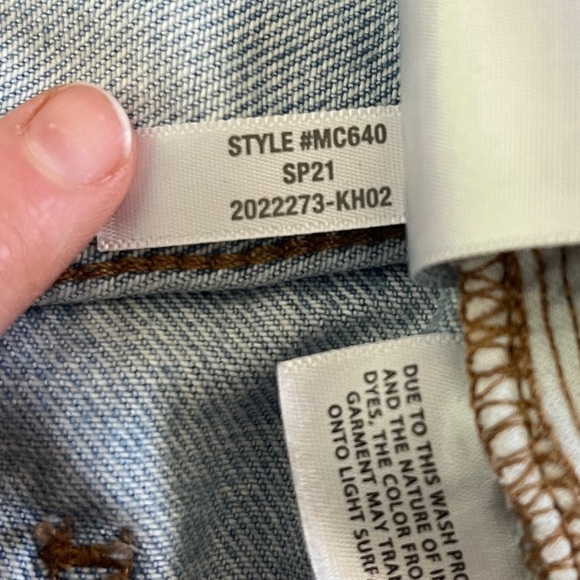 Madewell Relaxed Denim Cutoff Shorts High Rise, 2.5” Inseam | Light Wash | 27 - Picture 8 of 11